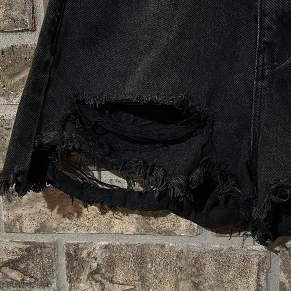 Rollas Dusters High Rise Slim black distressed 100% cotton denim shorts size 25 - Picture 6 of 12